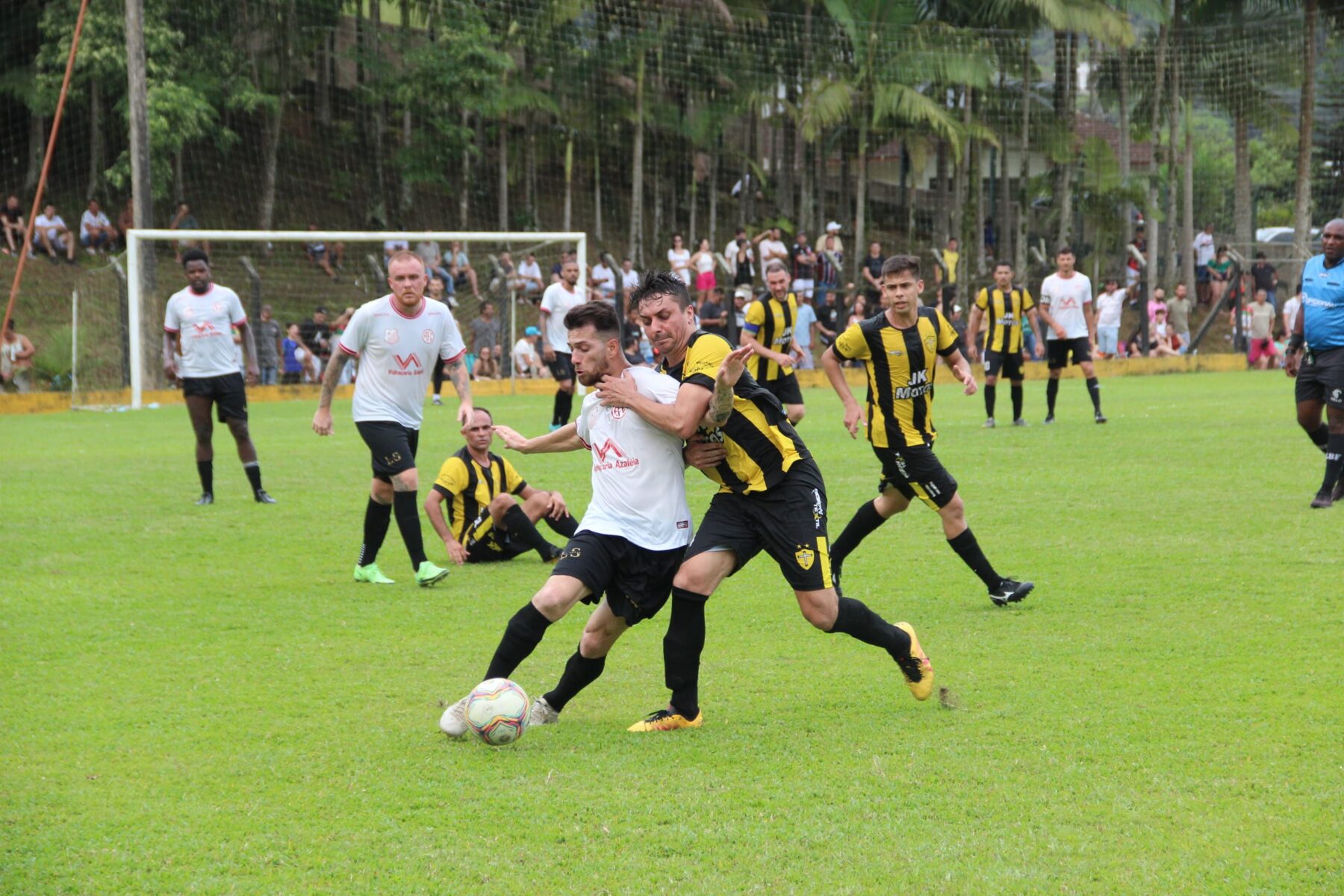 Vidraçaria Azaléia é campeã do Campeonato Municipal de Futebol Amador de Brusque
