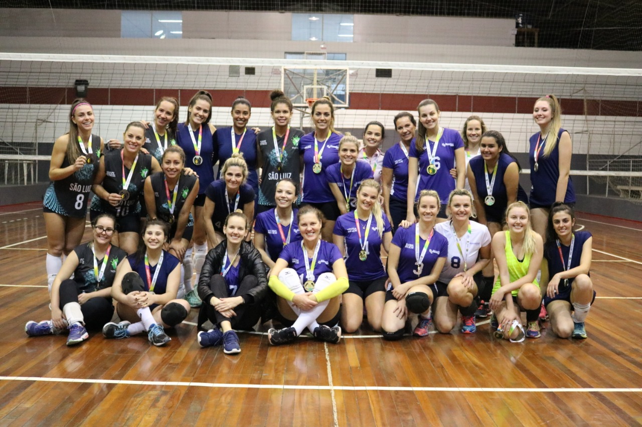 Maluche é pentacampeão do vôlei feminino; Planalto e Centro farão a final do futsal livre dos Jogos Comunitários