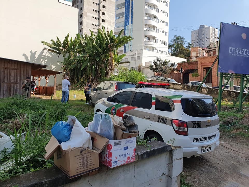 Prefeitura realiza abordagem social e encaminha três casais para albergue municipal