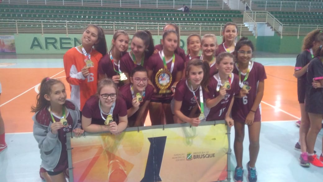 Colégio São Luiz é campeão do handebol mirim feminino dos Jogos Escolares