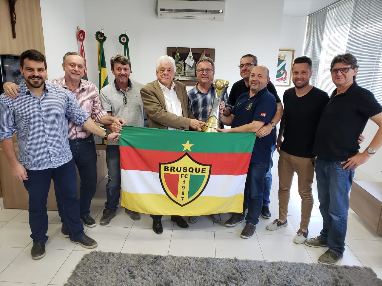 Diretoria do Brusque FC visita gabinete do prefeito