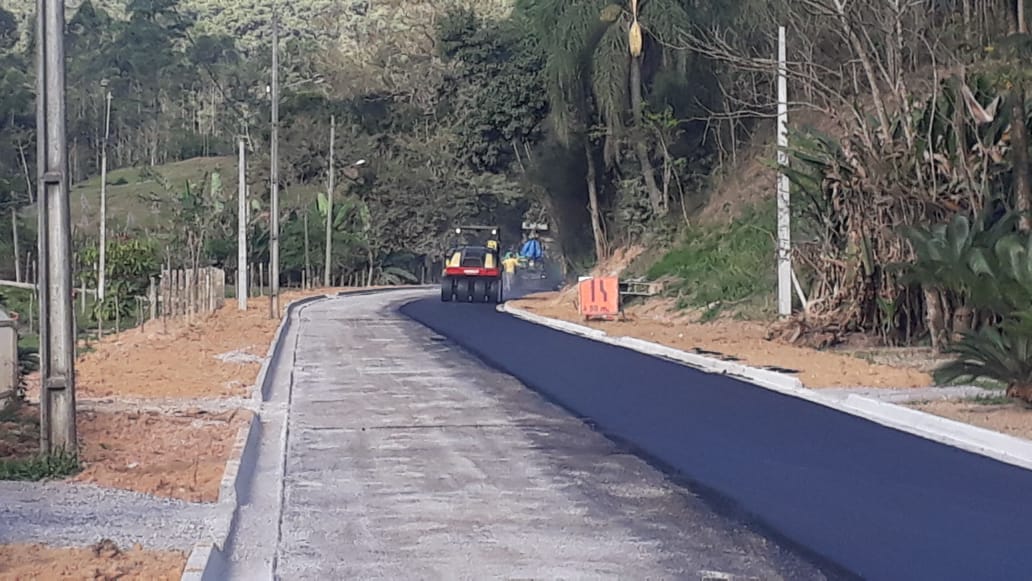 Pavimentação da rua Alberto Muller chega a segunda etapa