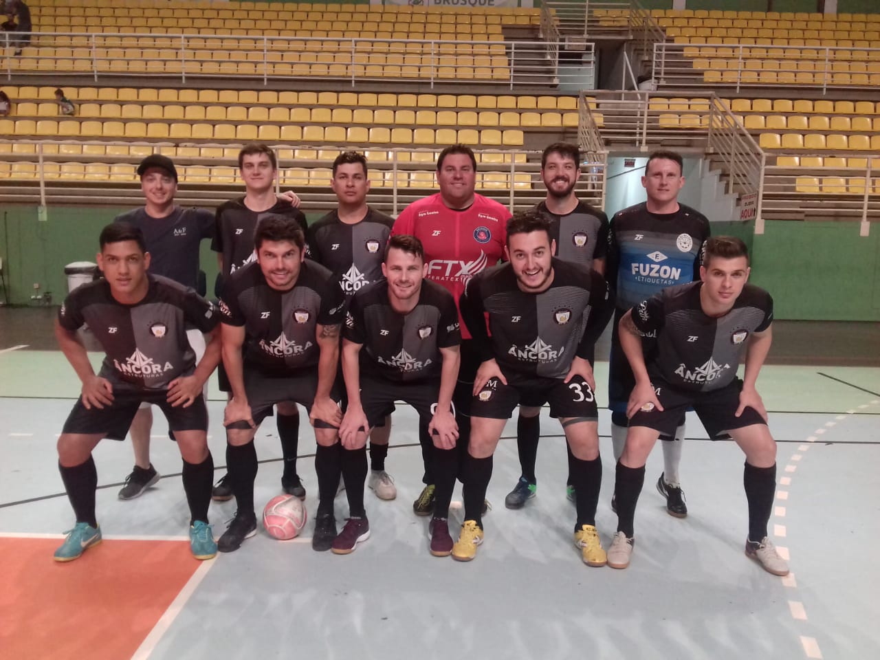Segunda rodada do Municipal de Futsal Amador de Brusque tem goleada do Verruckt e triunfo do Reímax