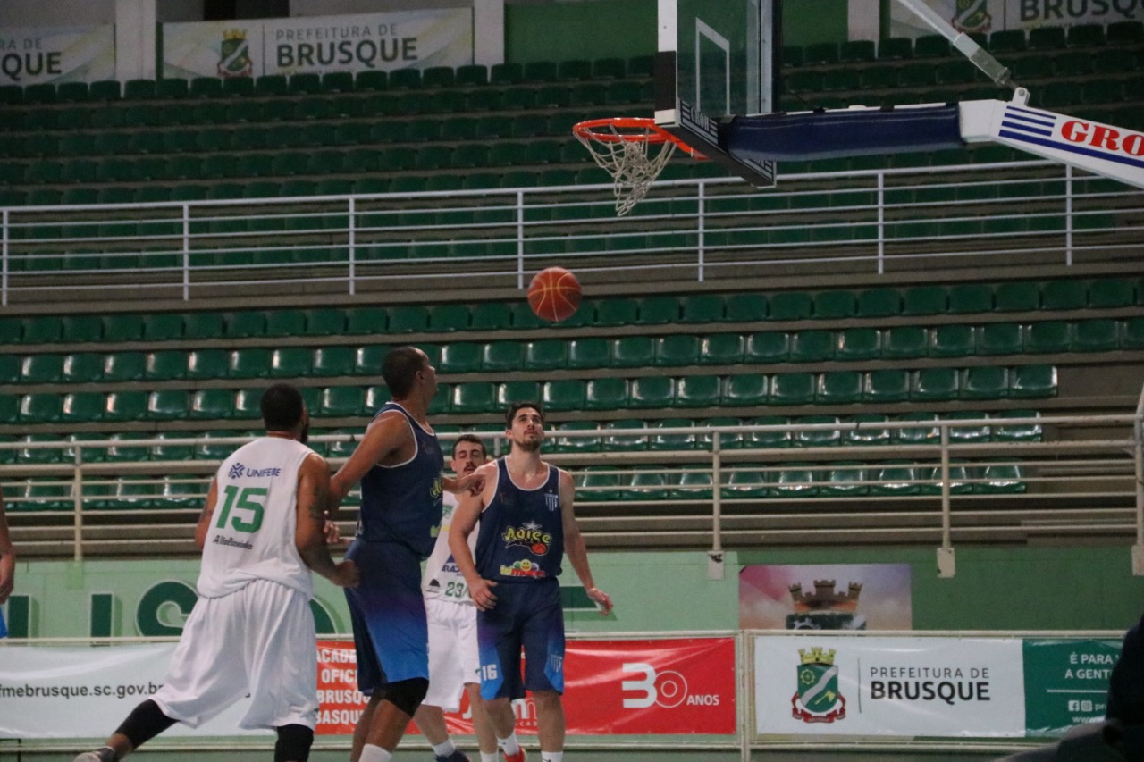 Brusque Basquete/FME recebe Videira e Concórdia neste fim de semana pelo Campeonato Estadual de Basquetebol Adulto