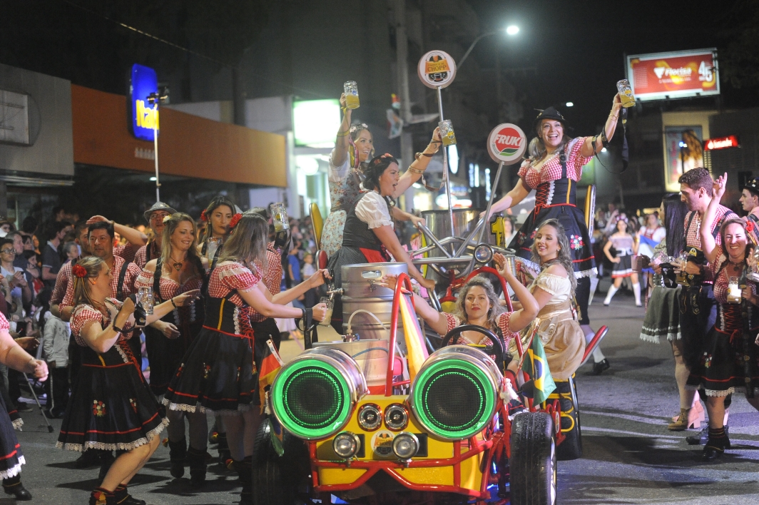 Reunião sobre desfile da Fenarreco é nesta segunda-feira (30)