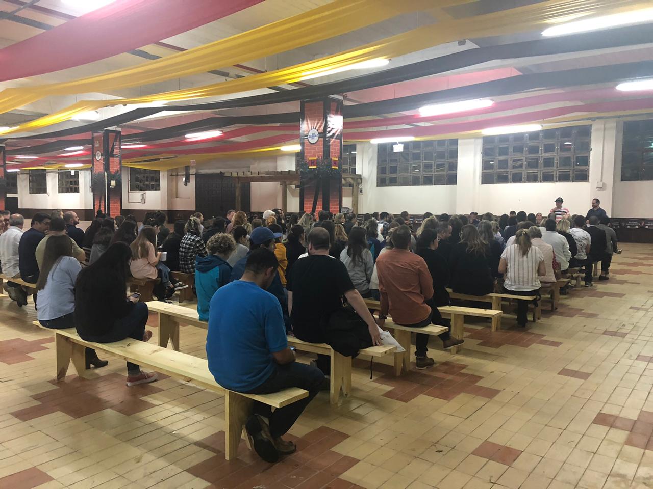 Reunião orienta participantes do desfile de abertura da 34ª Fenarreco