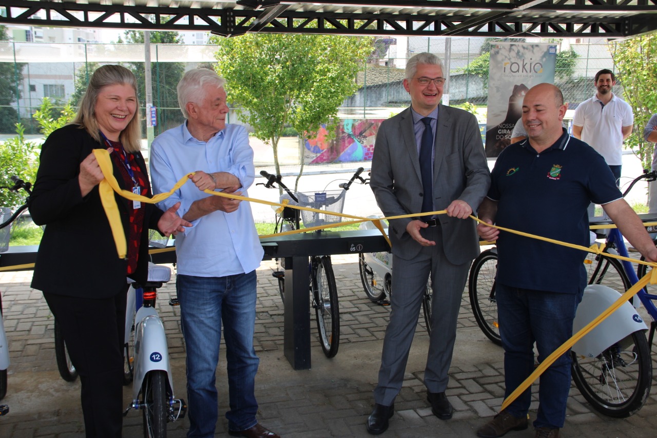 Prefeitura de Brusque inaugura Sistema de Compartilhamento de Bicicletas – Bbike e Estações Fotovoltaicas