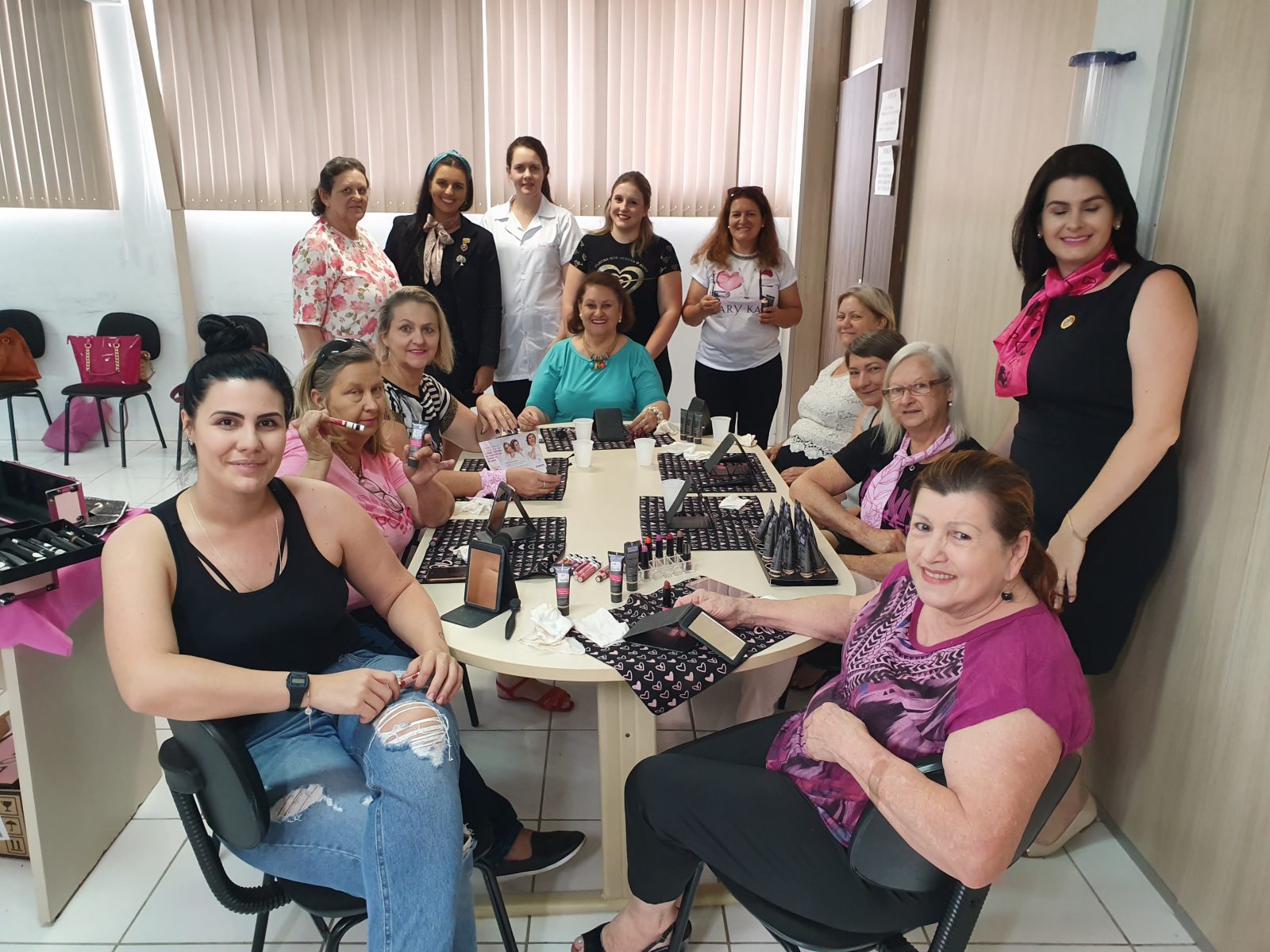 Ação na UBS Santa Luzia e encontro de Mulheres Polivalentes encerram atividades do Outubro Rosa em Brusque