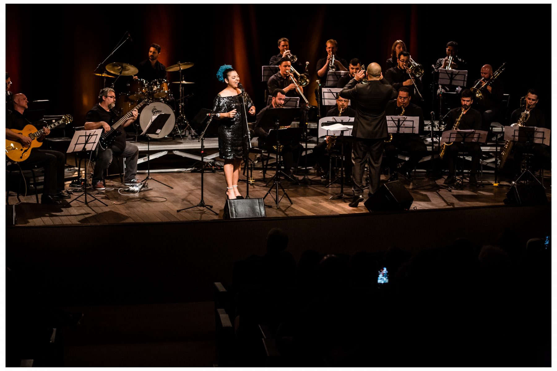 Público lota teatro do CESCB para última apresentação da Big Band Brusque em 2019