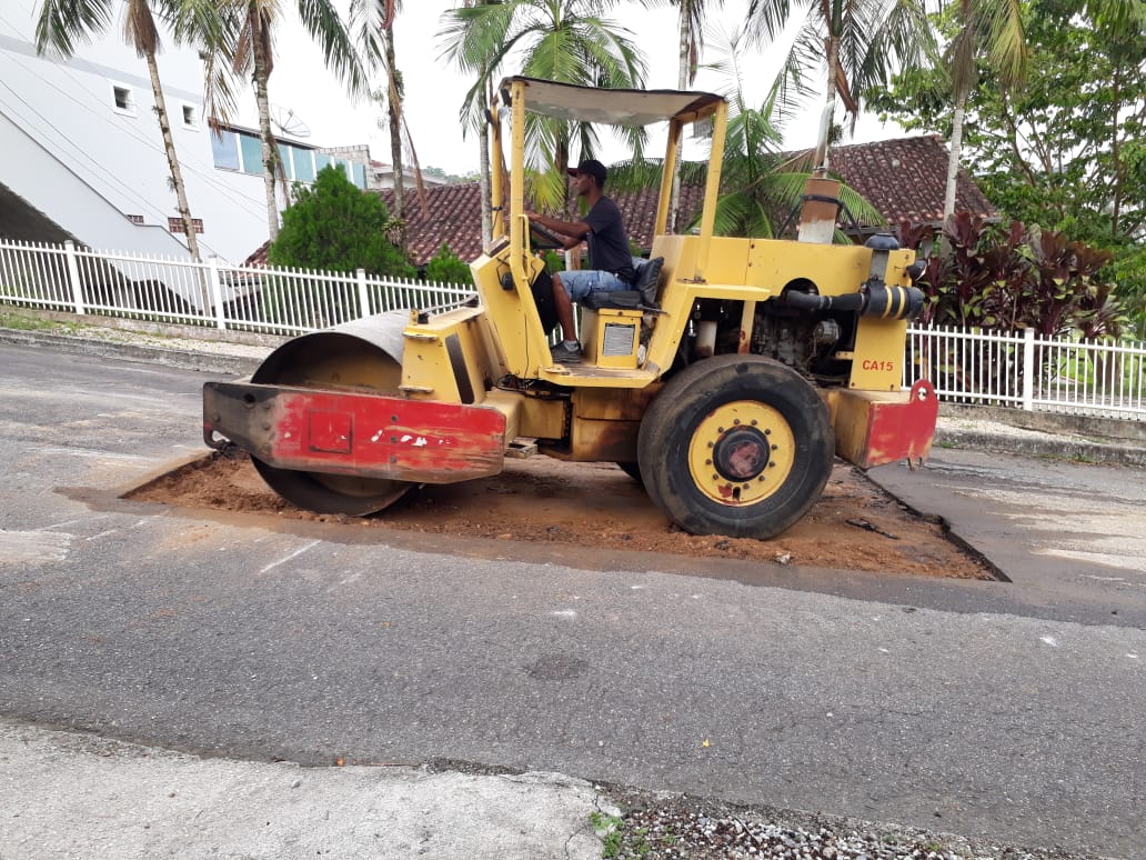 Ações de tapa buraco aumentam com chegada de novos equipamentos