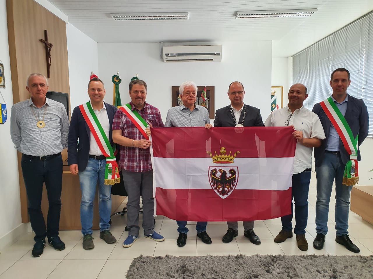 Comitiva de prefeitos da região de Trento, na Itália, visita a cidade de Brusque