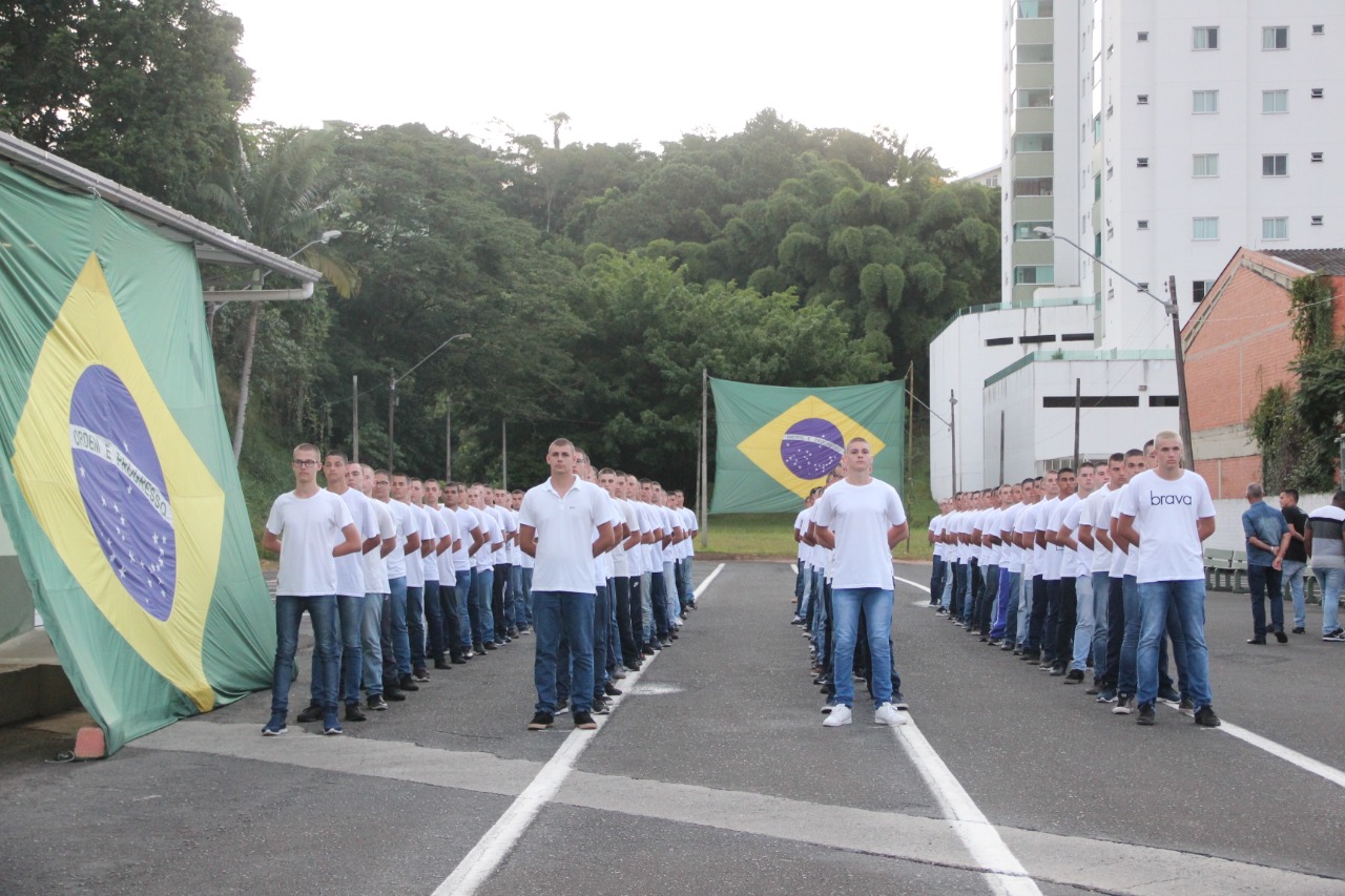 Tiro de Guerra de Brusque recebe os novos atiradores para o ano de 2020