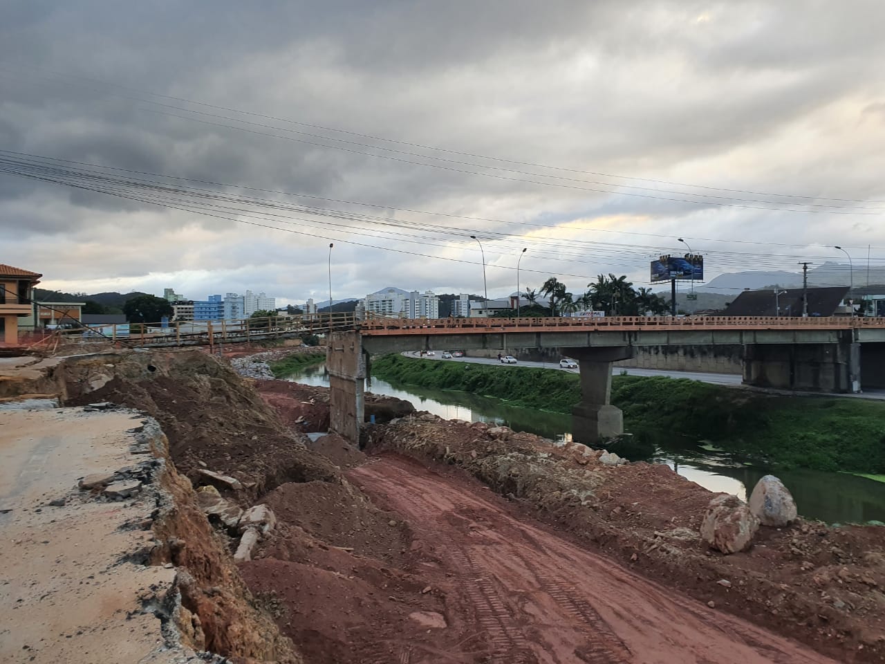 Ponte Mário Olinger estará fechada para pedestres na segunda-feira (27)