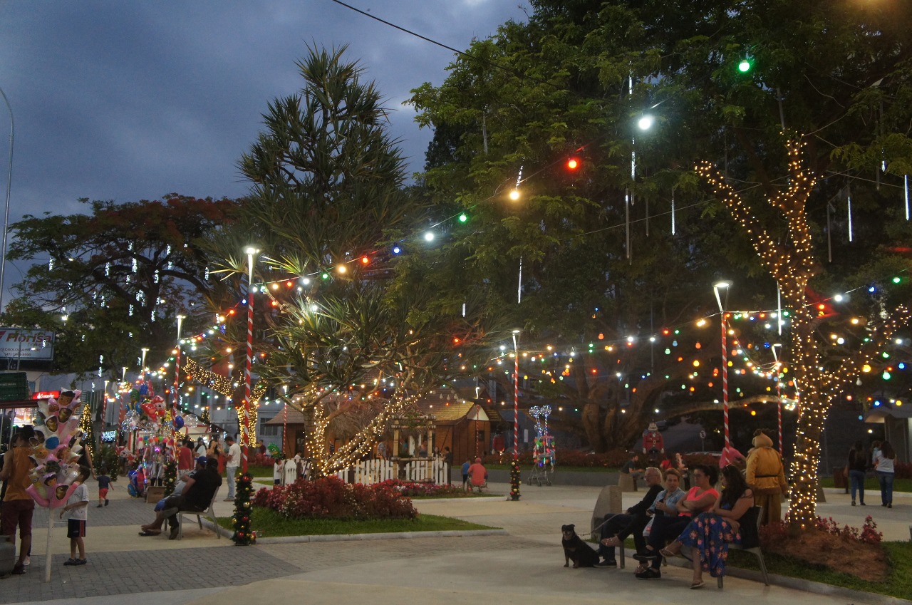 CDL Brusque e Prefeitura acendem as luzes de Natal nesta sexta-feira, 04