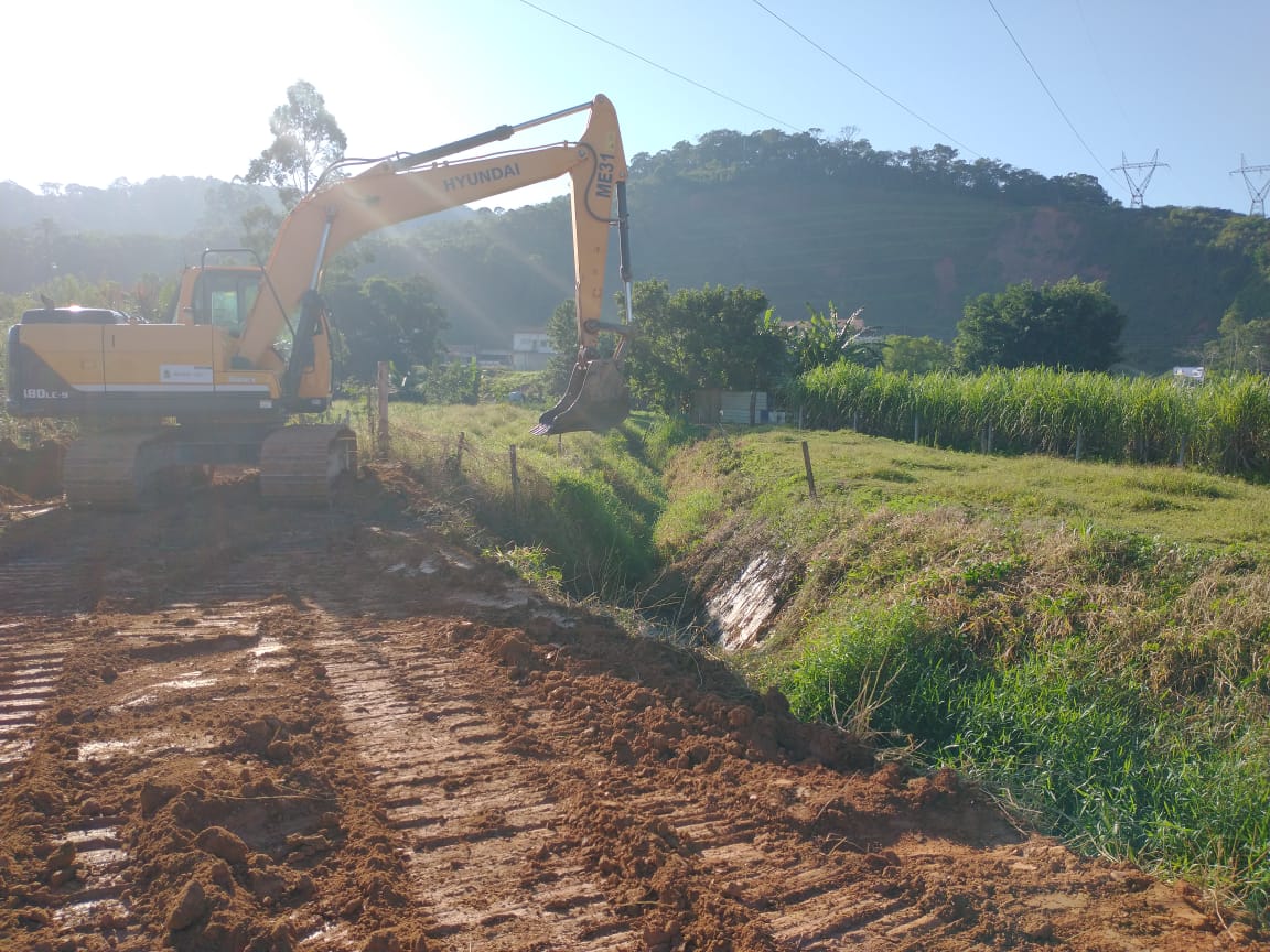 Confira as atividades da patrola e limpeza de valas da Secretaria de Obras