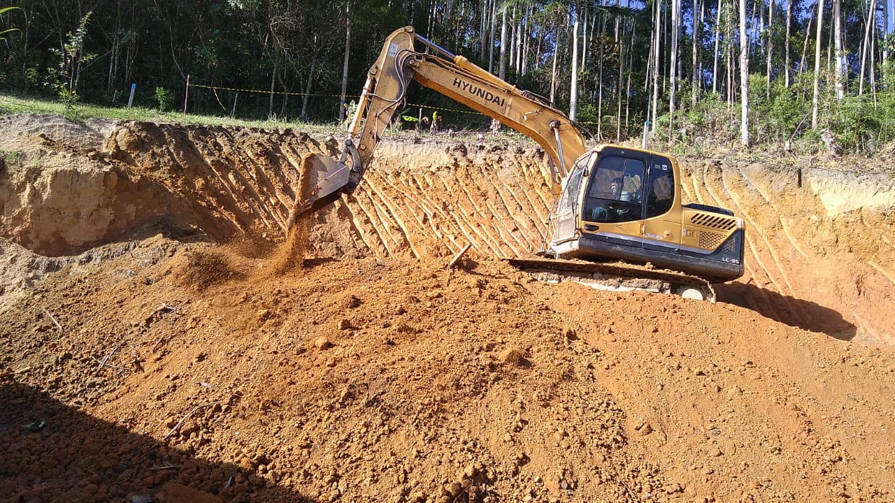 Confira as atividades da patrola e limpeza de valas da Secretaria de Obras