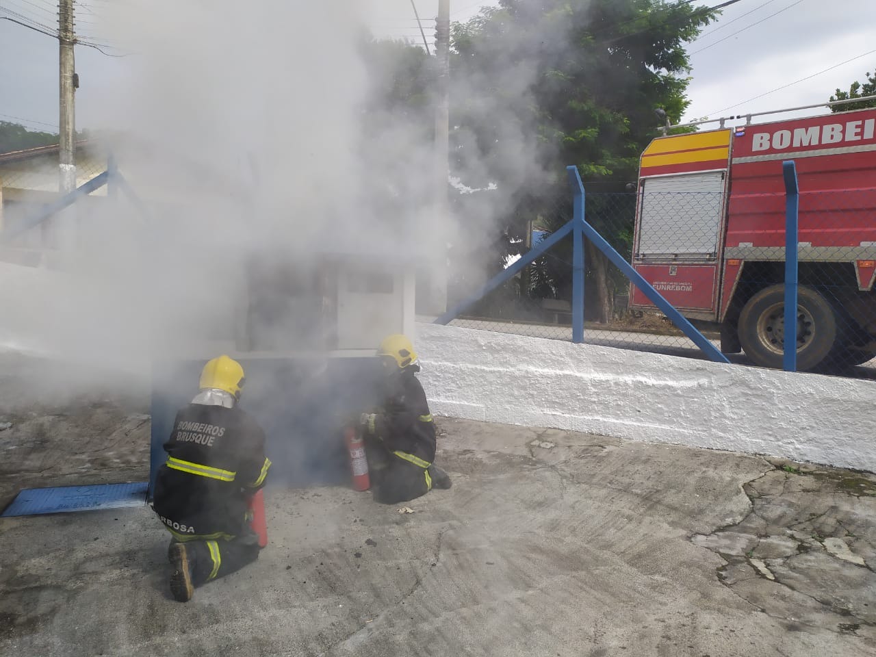 Samae aciona Celesc para conserto emergencial em rede elétrica