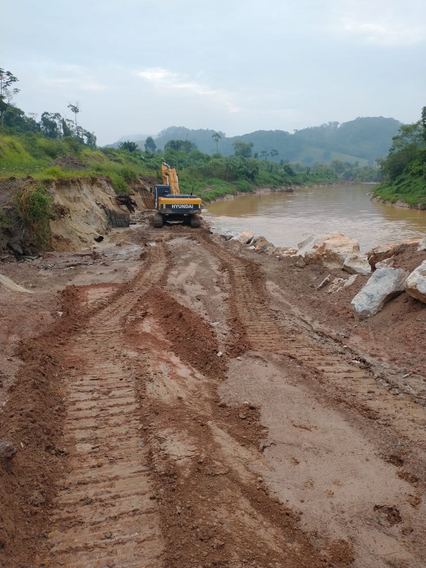 Confira as atividades da patrola e limpeza de valas da Secretaria de Obras