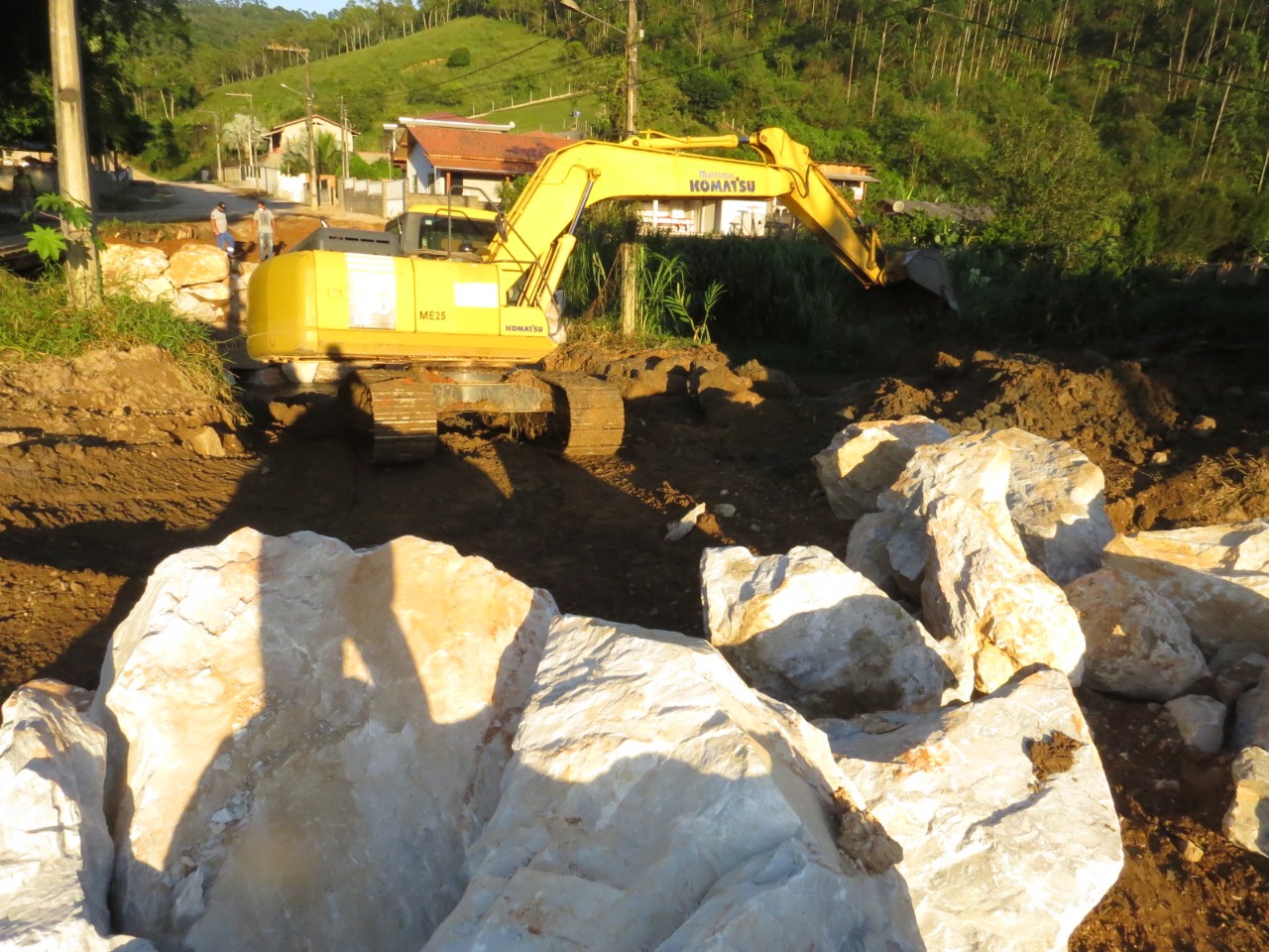 Confira as atividades da patrola e limpeza de valas da Secretaria de Obras