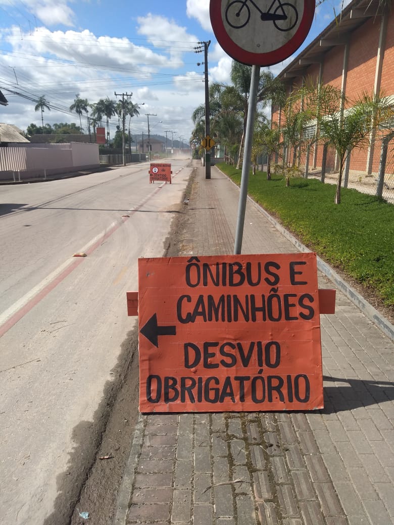 Ponte da rua Itajaí está liberada parcialmente para veículos leves