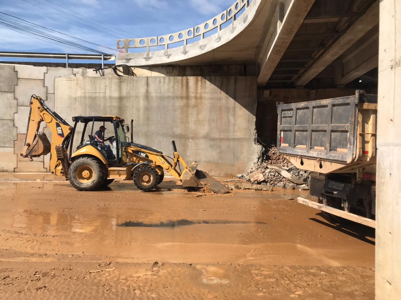 Secretaria de Infraestrutura Estratégica registra novos danos na cabeceira da ponte dos bombeiros