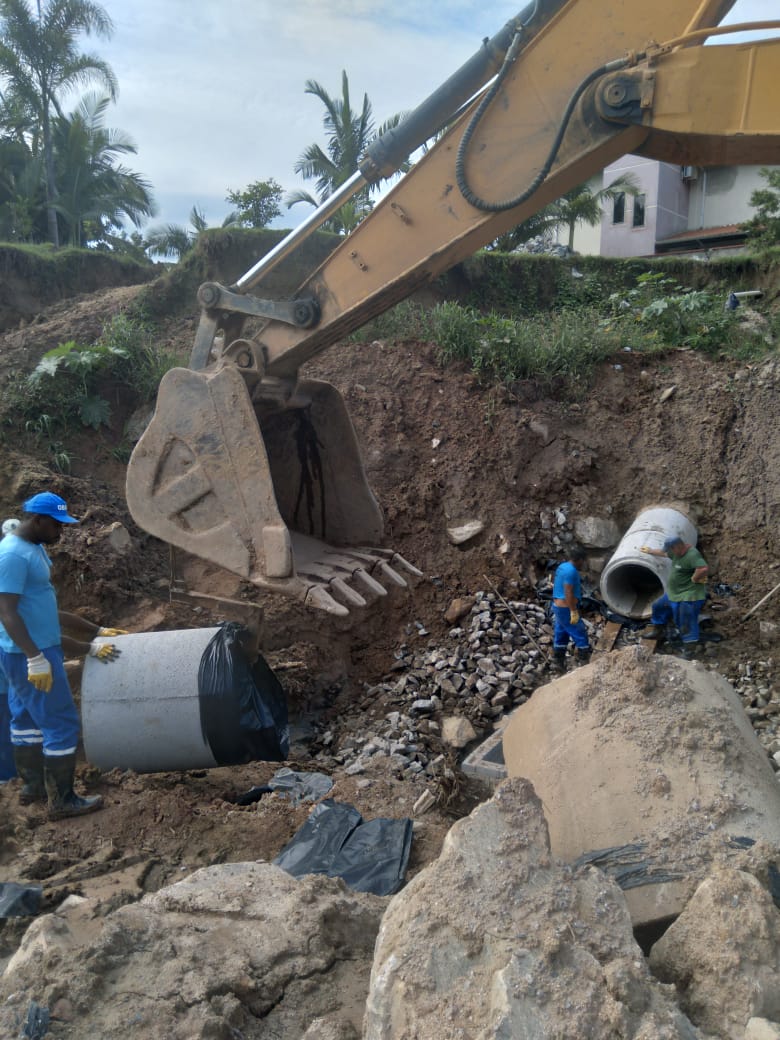 Confira as atividades da patrola e limpeza de valas da Secretaria de Obras