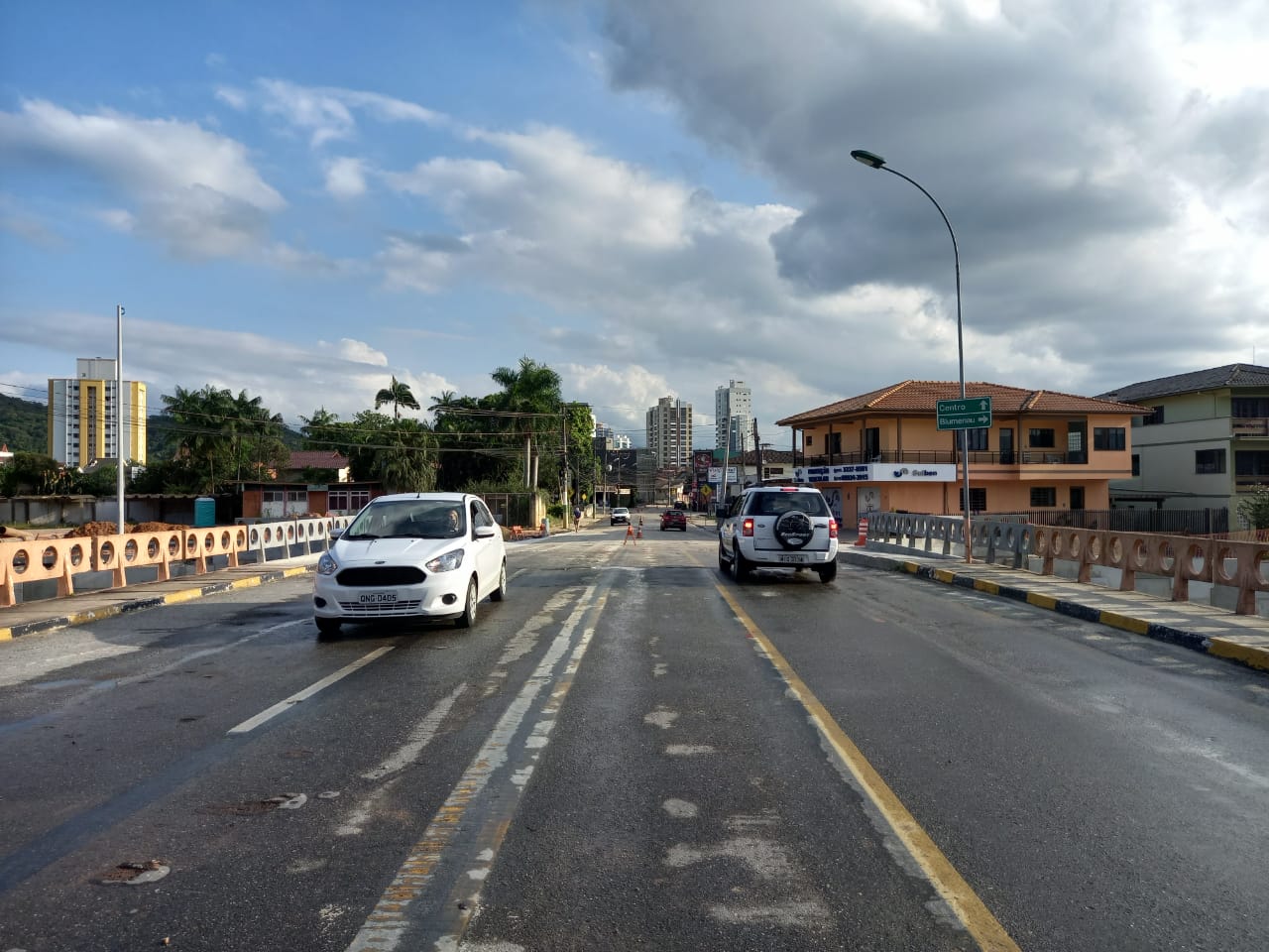 Ponte do Bombeiro está reaberta para o trânsito