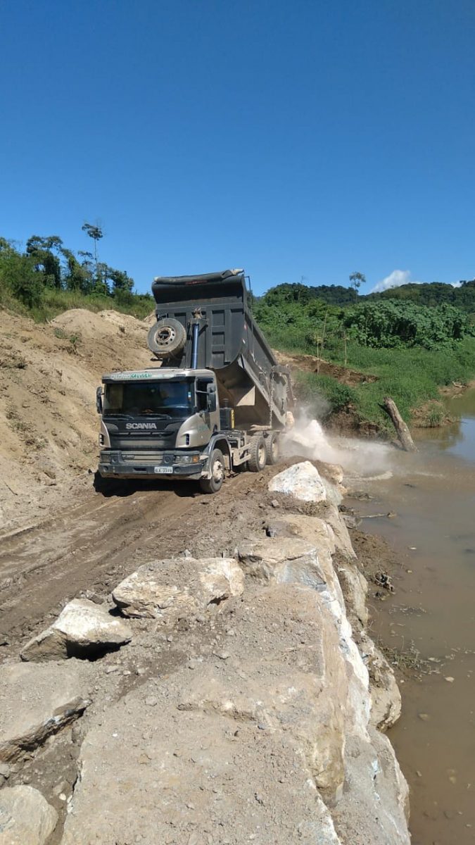 Confira as atividades da patrola e limpeza de valas da Secretaria de Obras