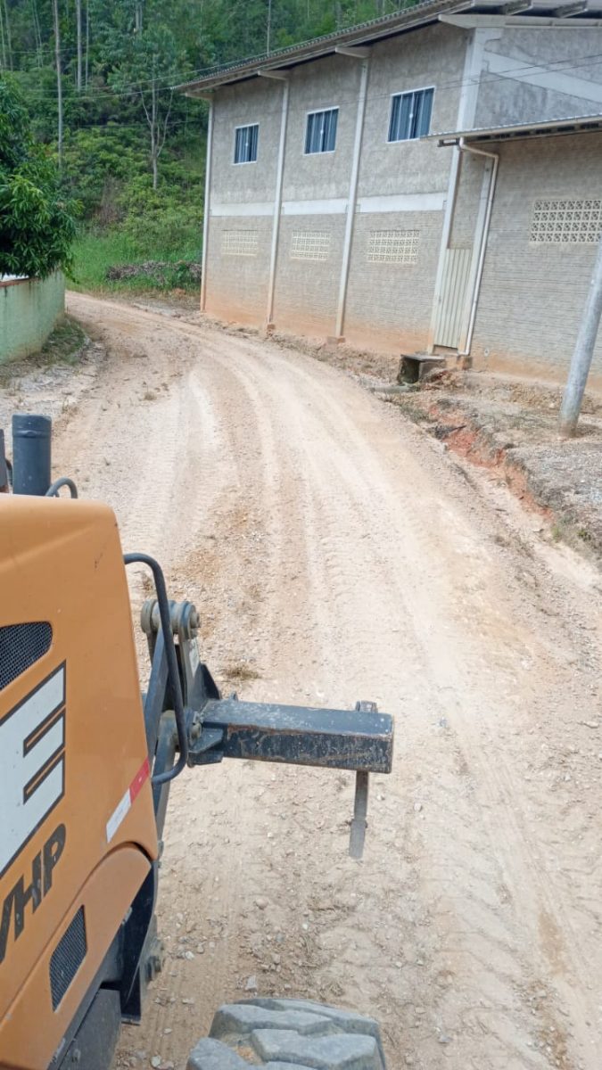 Confira as atividades da patrola e limpeza de valas da Secretaria de Obras