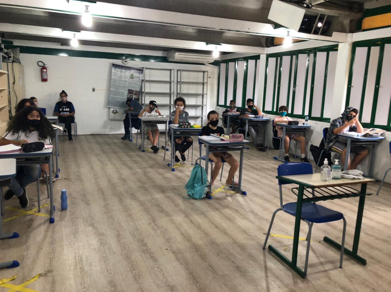 Alunos da Escola João Hassmann participam de aulas síncronas