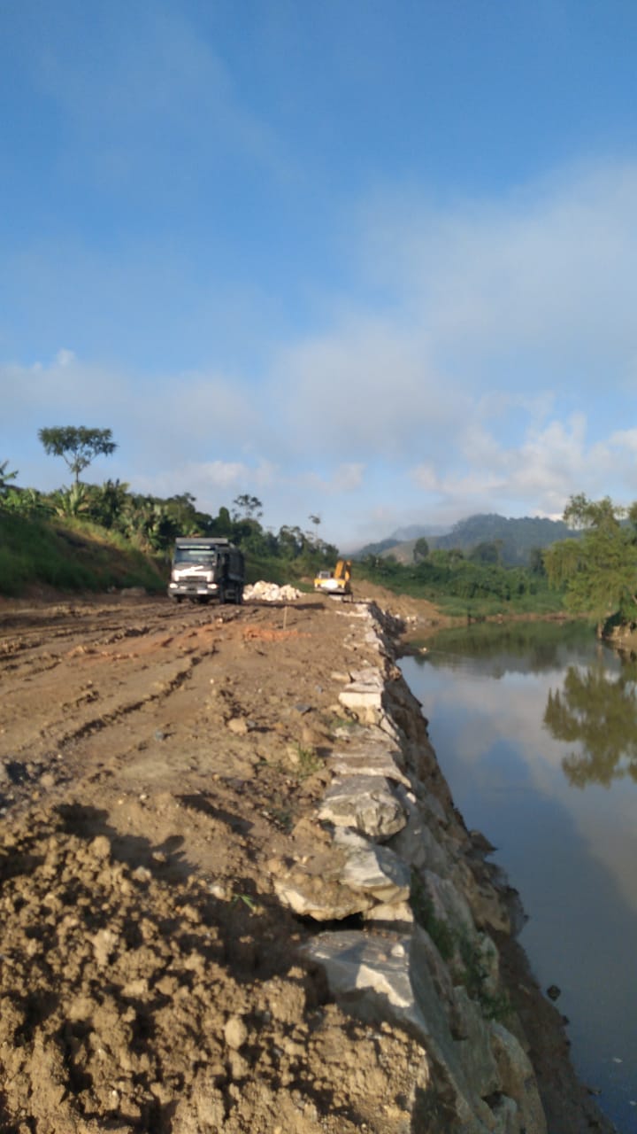 Confira as atividades da patrola e limpeza de valas da Secretaria de Obras