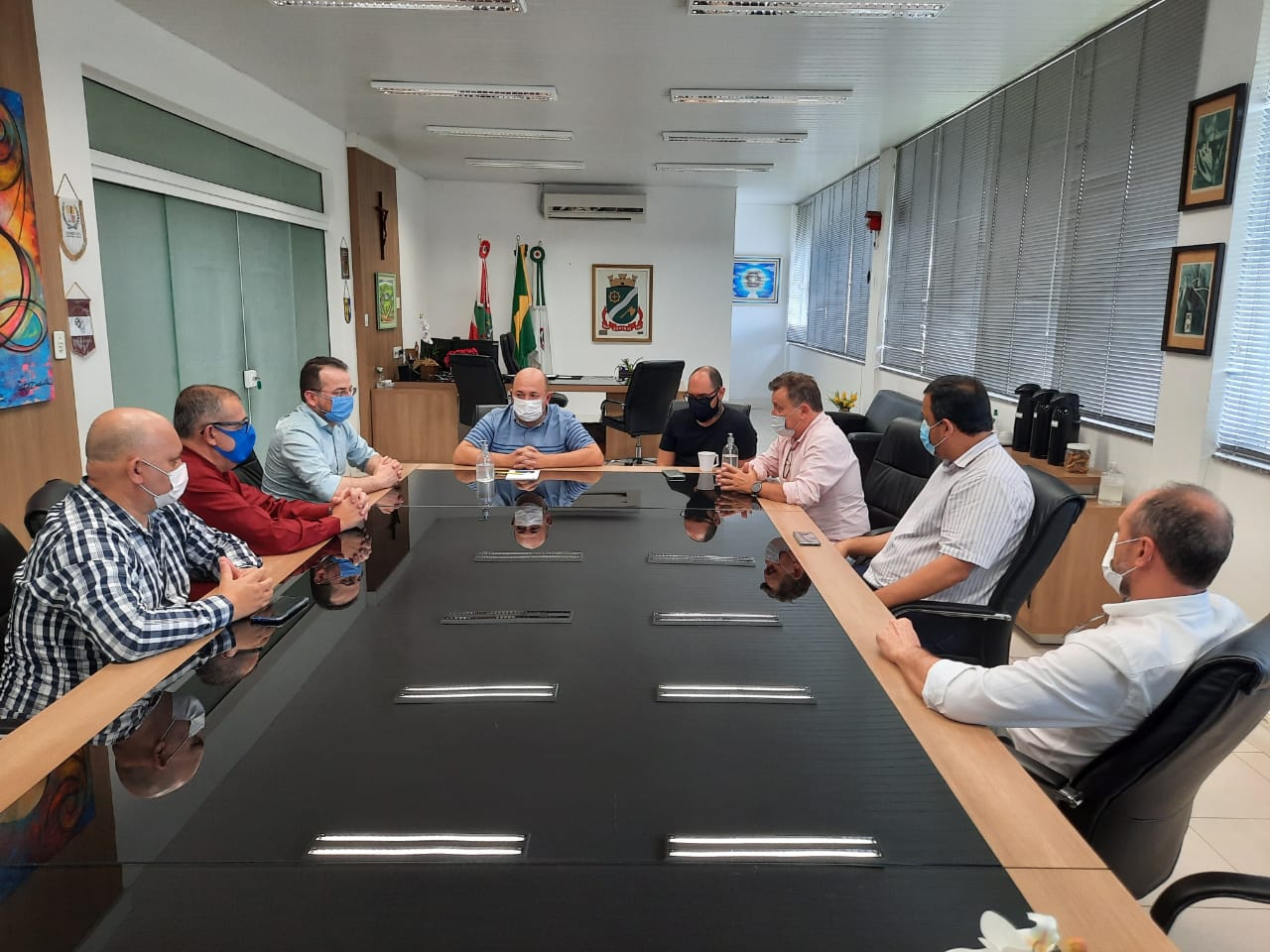 Representantes da empresa BFG International realizam visita técnica em Brusque