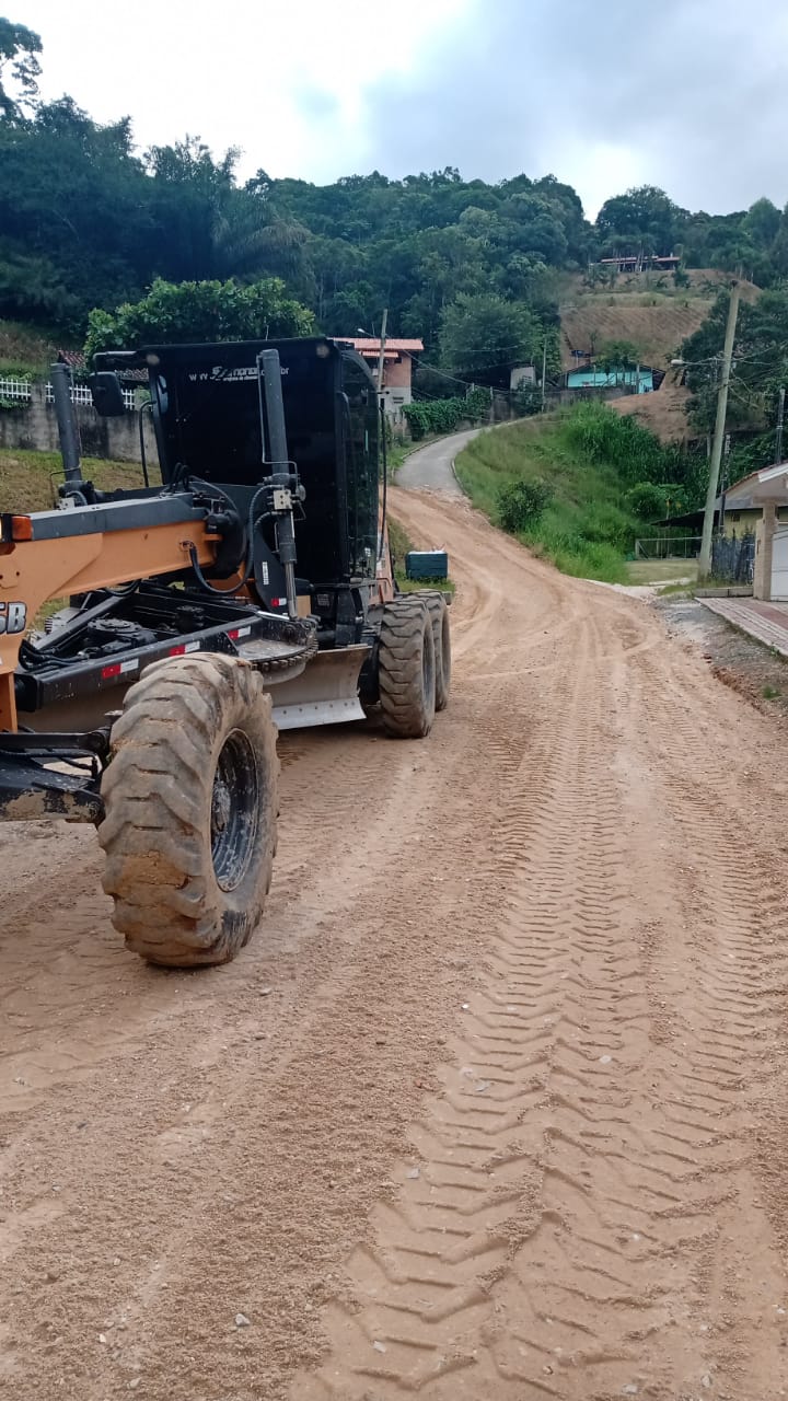 Confira as atividades da patrola e limpeza de valas da Secretaria de Obras