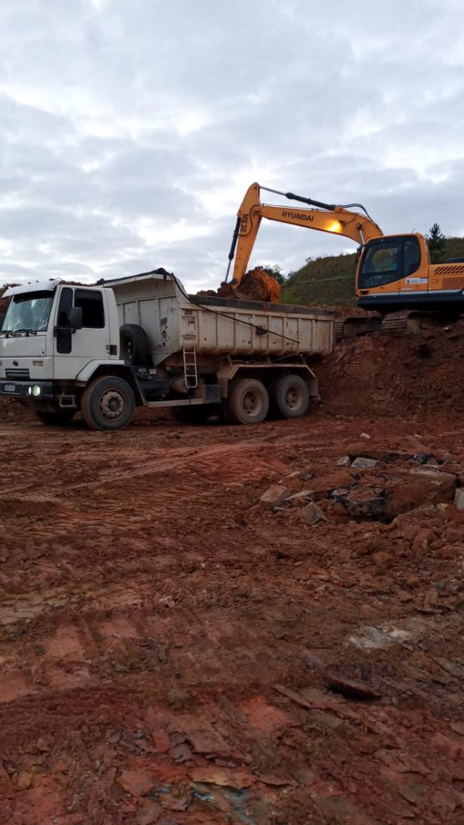 Confira as atividades da patrola e limpeza de valas da Secretaria de Obras