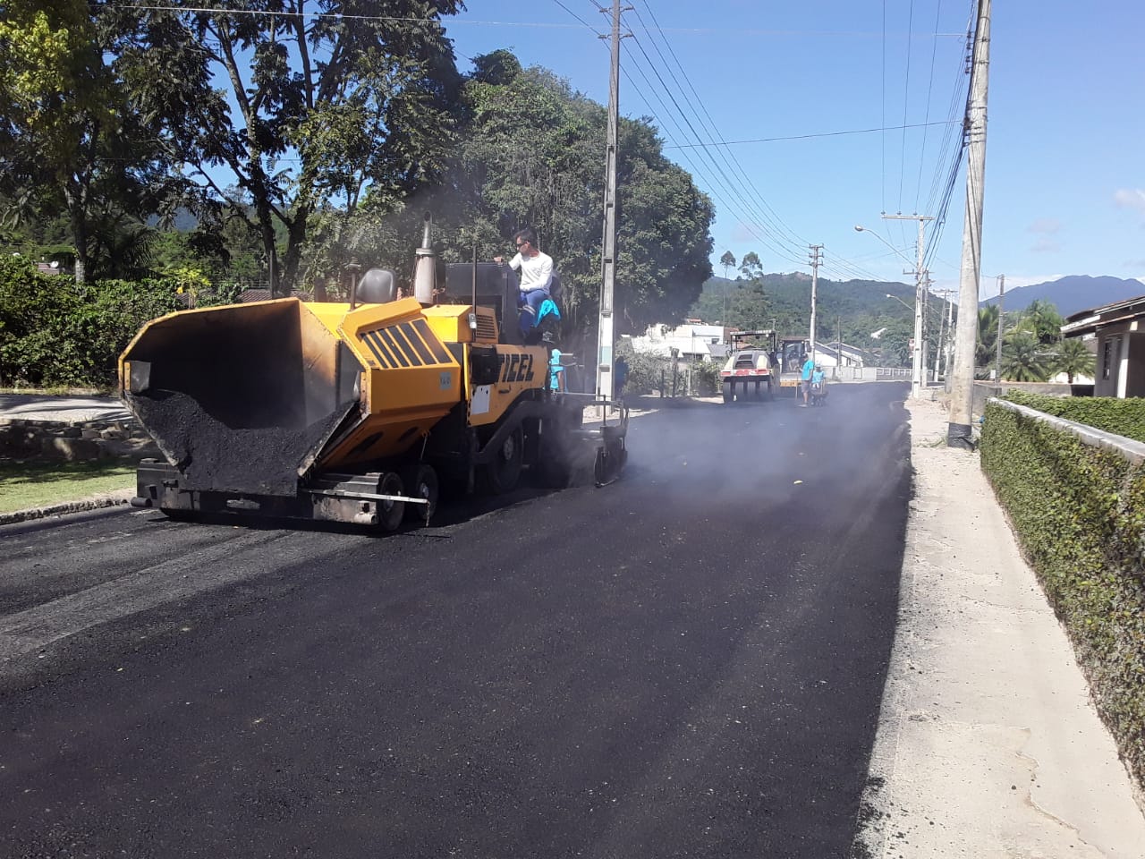 Secretaria de Obras atuou em diversas frentes em todos os bairros durante esta semana