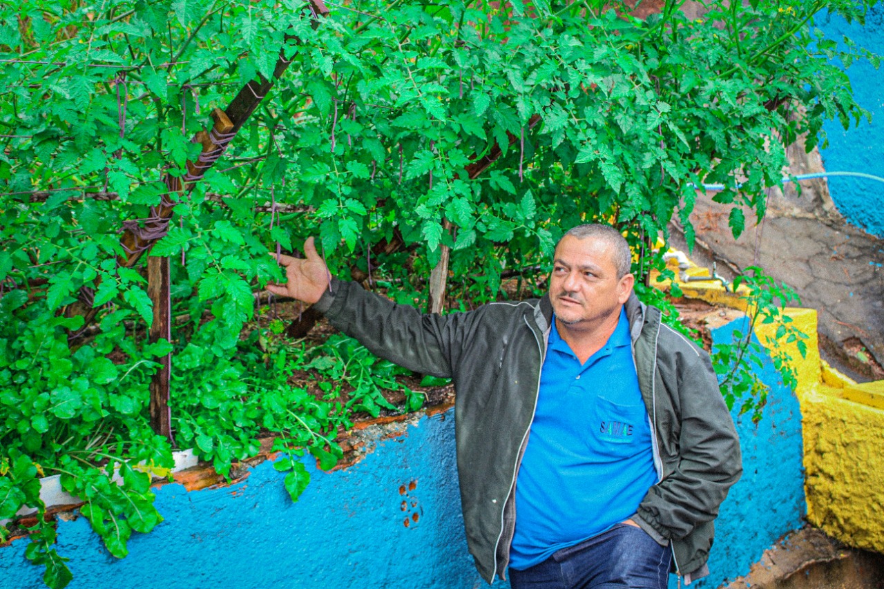 Conheça Afrânio, o operador de ETA do Samae apaixonado pelo cultivo de hortaliças