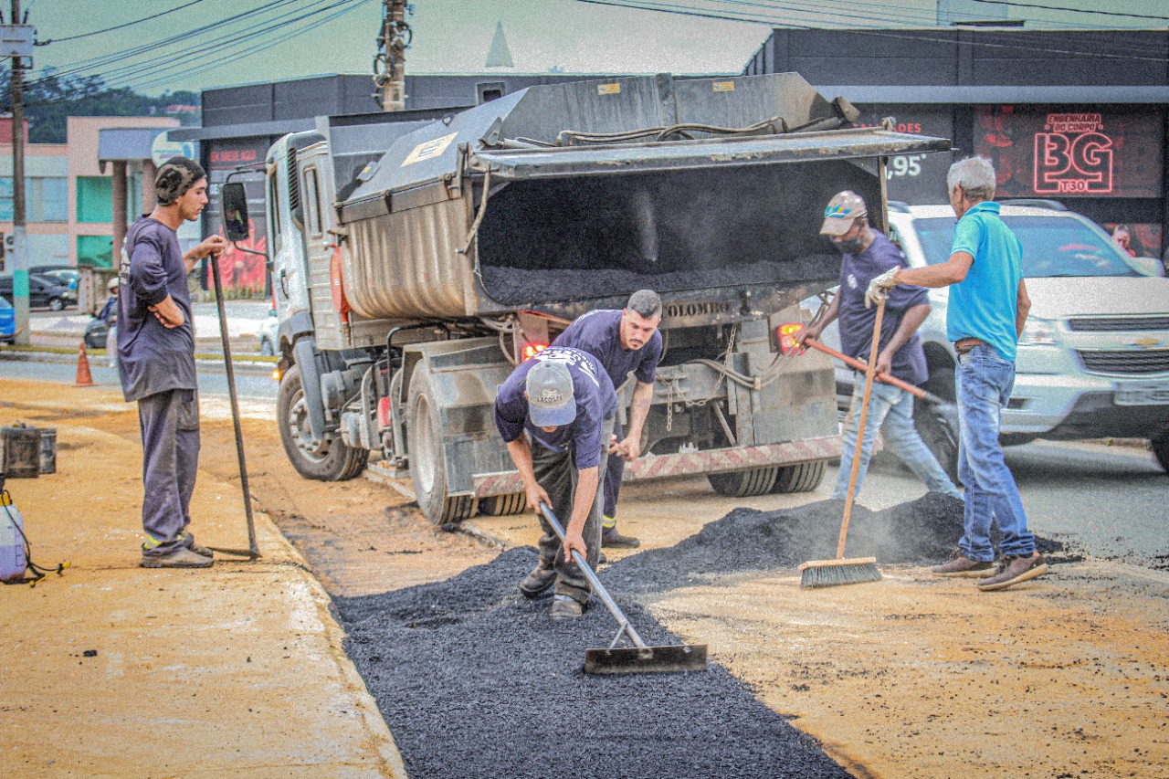 Samae Brusque inicia pavimentação de trechos escavados na expansão de rede