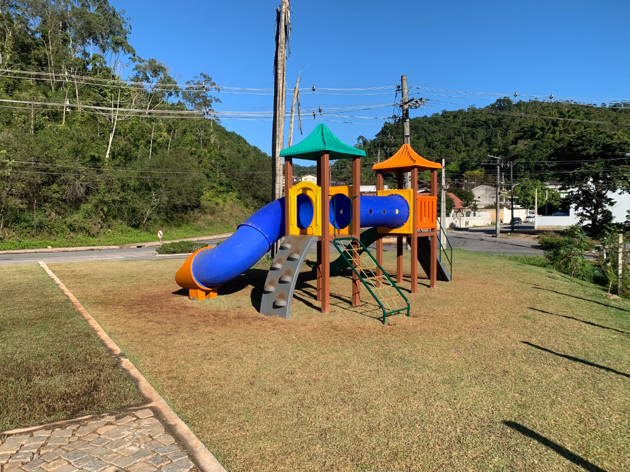 Prefeitura inicia reforma de playgrounds e academias ao ar livre