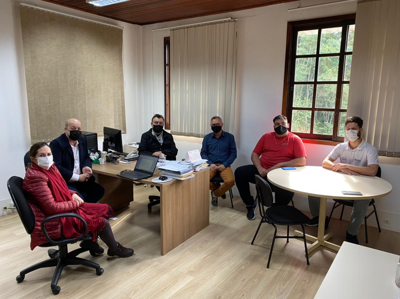 Coordenadores da Sala do Empreendedor participam de consultoria com o Sebrae SC