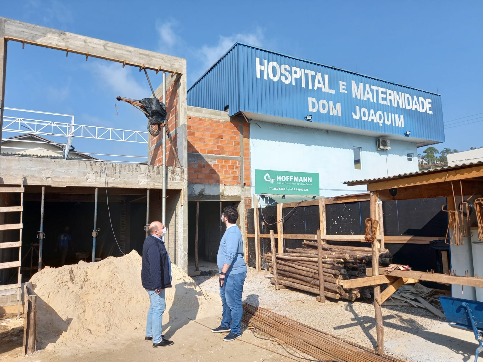Prefeito Ari Vequi faz visita ao Hospital Dom Joaquim