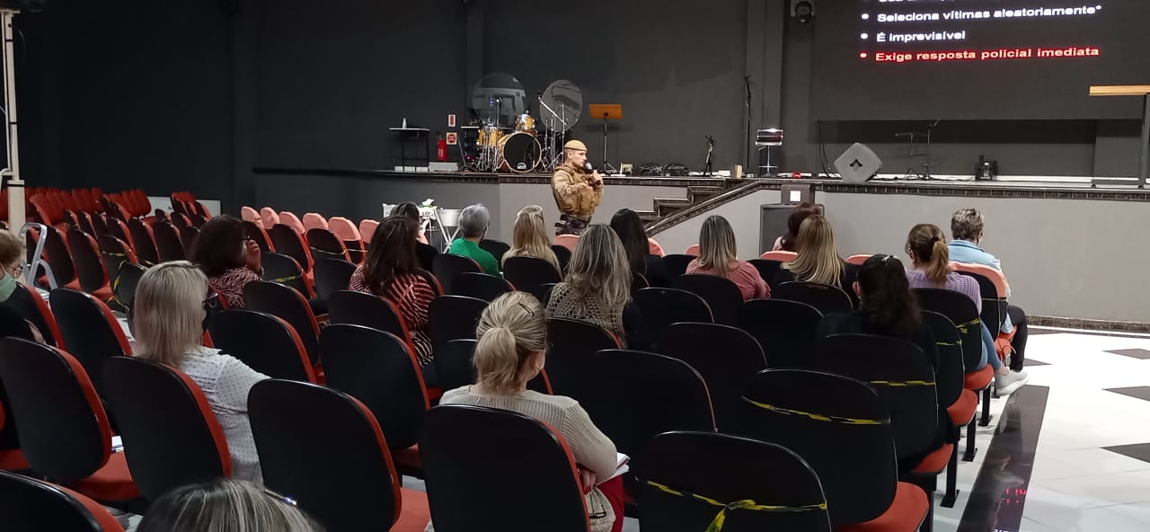 Diretores participam de palestra sobre segurança nas escolas