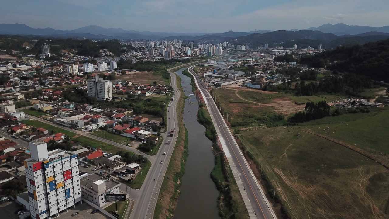 Conheça os números da avenida Governador Luiz Henrique da Silveira