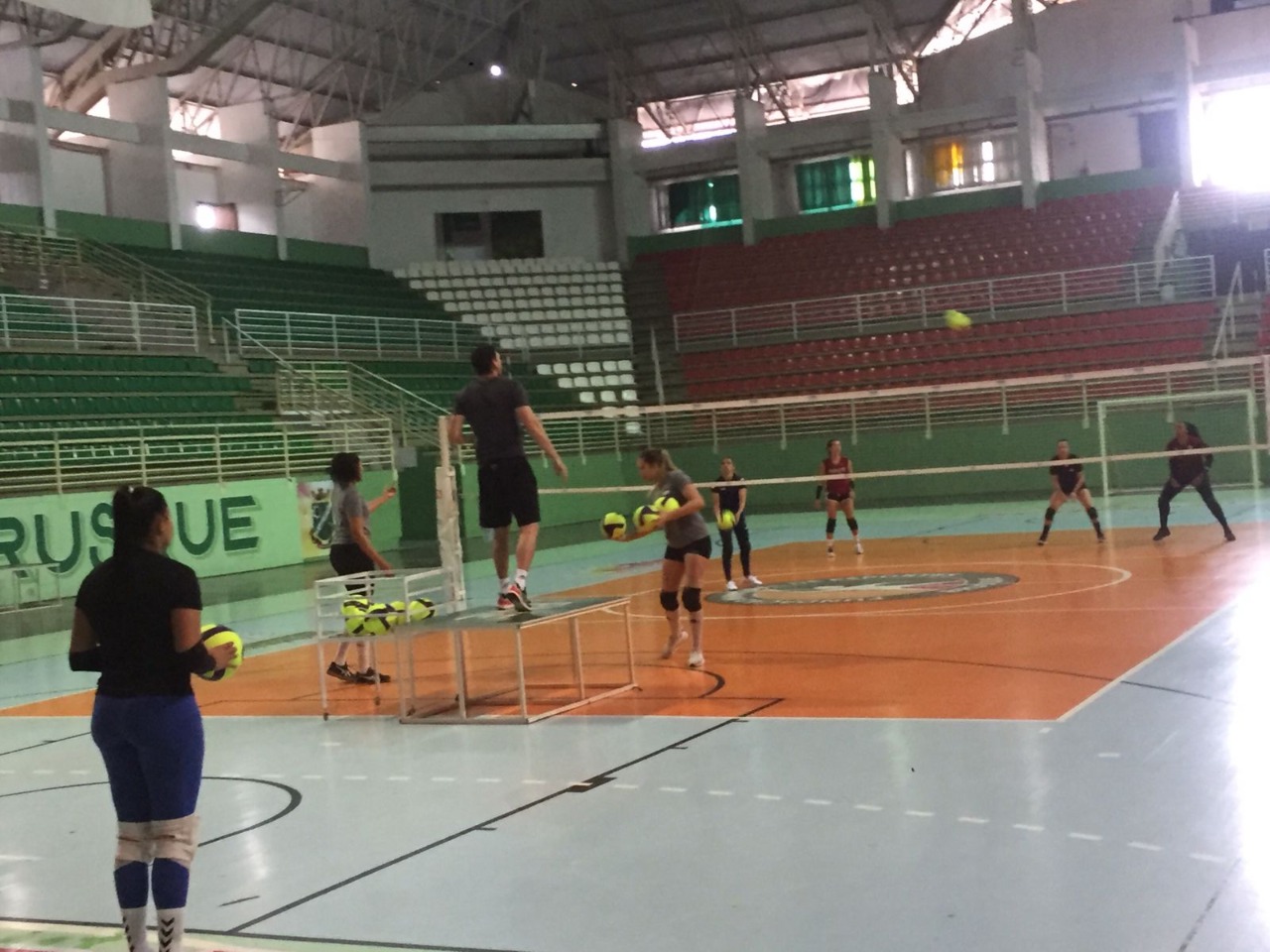 Abel Moda Vôlei ultima preparação para estreia no Estadual Feminino Adulto de Vôlei