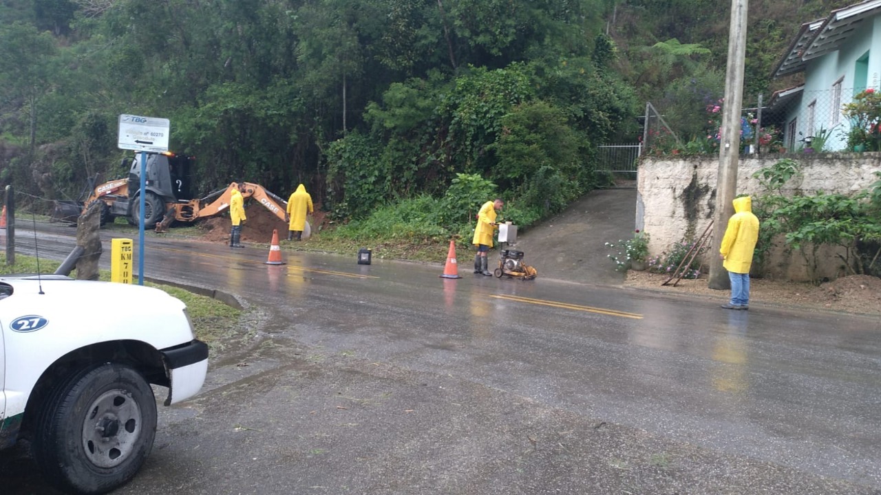 Samae atua em conserto emergencial entre o Poço Fundo e Limeira