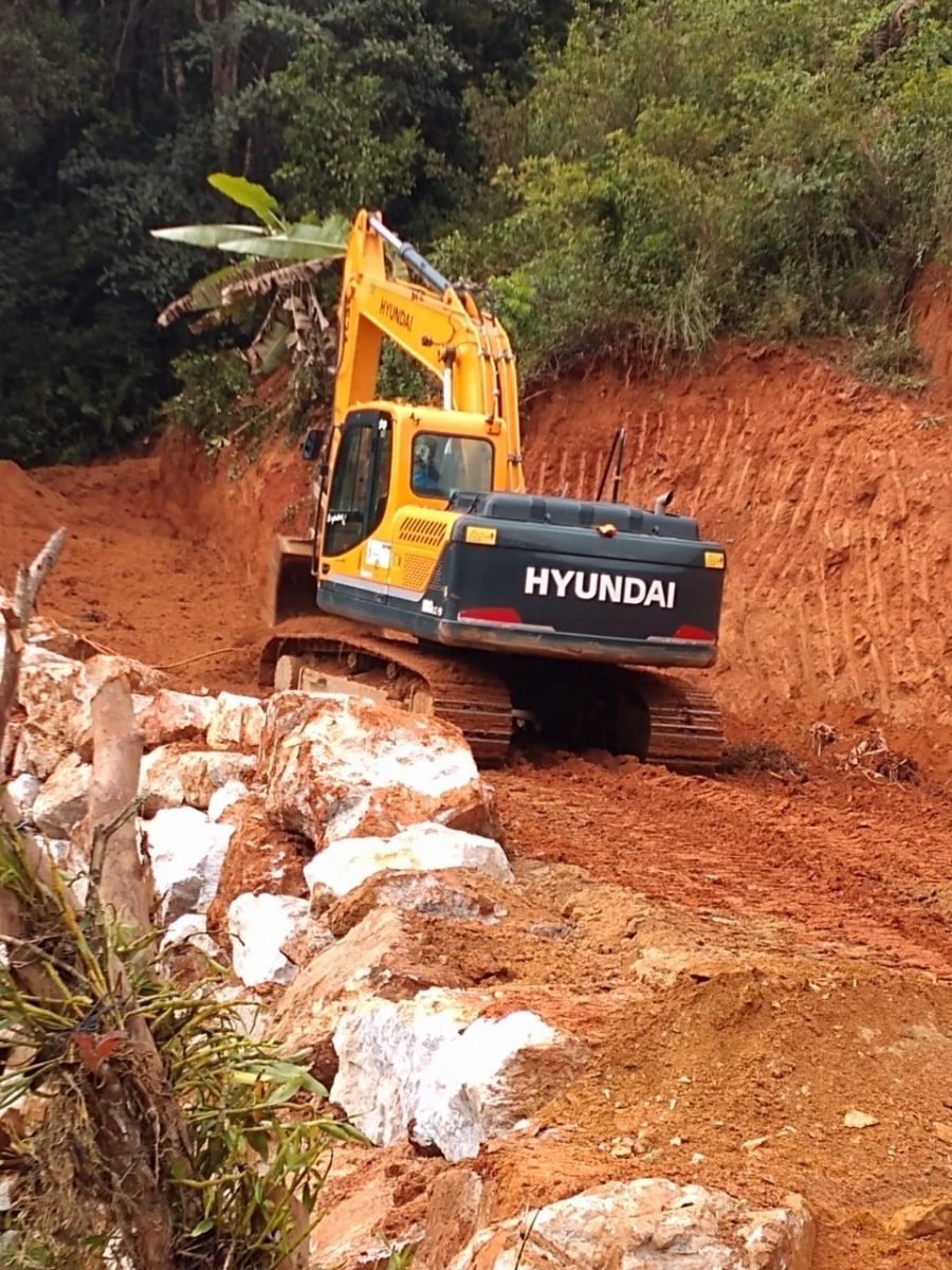 Confira as atividades da equipe de patrola e limpeza da Secretaria de Obra