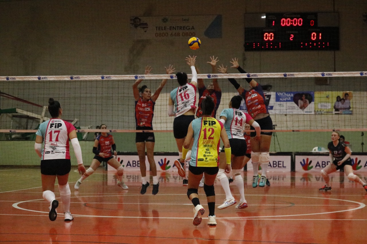 Brusque enfrenta Chapecó na semifinal da Superliga C de Vôlei Feminino