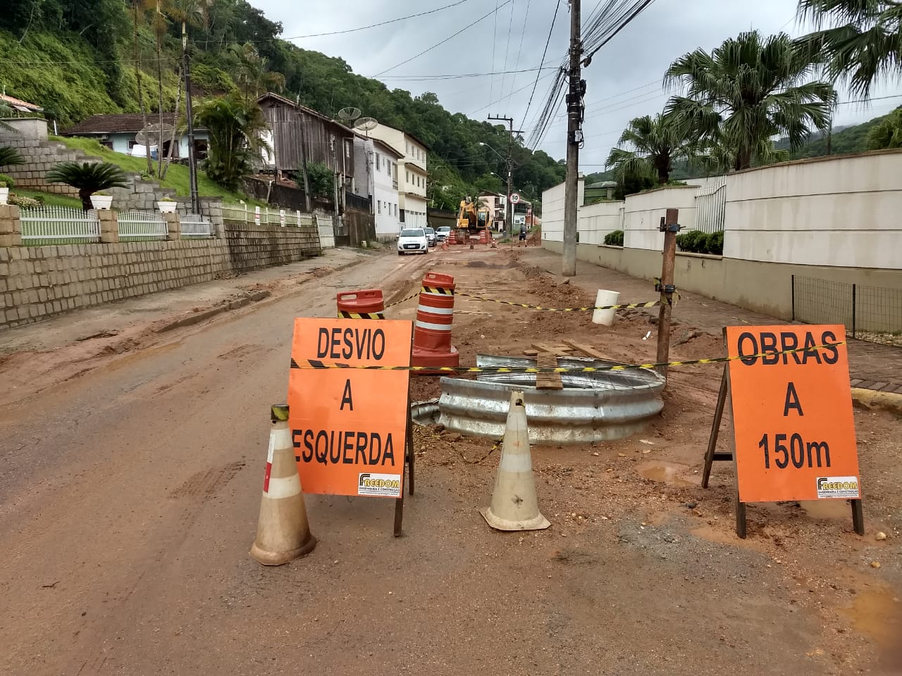 Obra de macrodrenagem na Osvaldo Niebuhr será realizada no período da noite