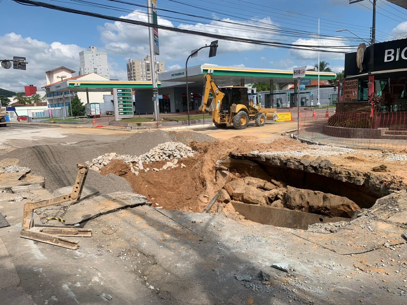 Obras de macrodrenagem da bacia Felipe Schmidt seguem nesse fim de semana e feriado