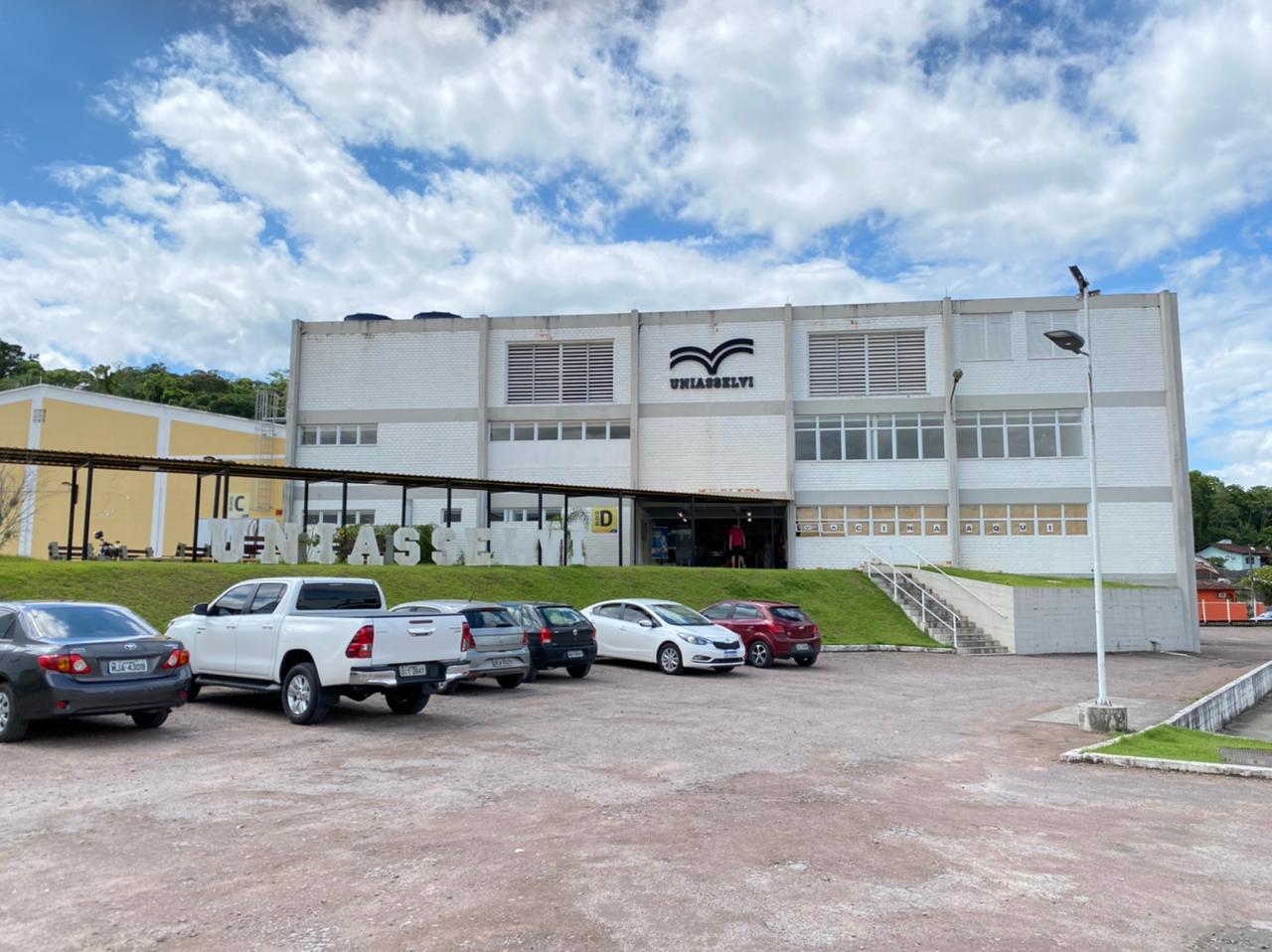 Centro de Vacinação na Uniasselvi estará aberto neste sábado (05)