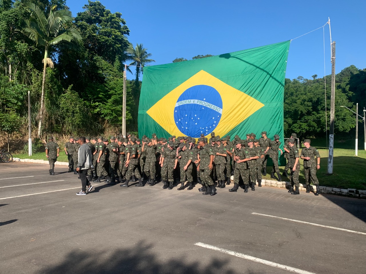 Tiro de Guerra 05-005 celebra dia do Exército